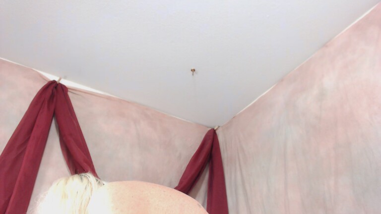 MidwestMILF's Streamate show and profile