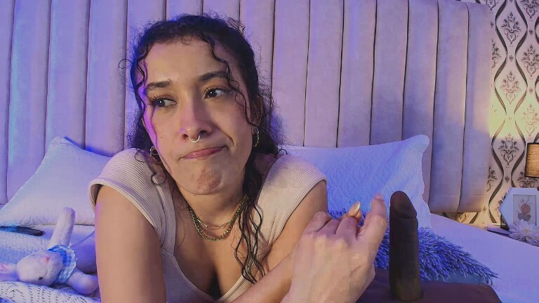 Emma_Lunny's Streamate show and profile