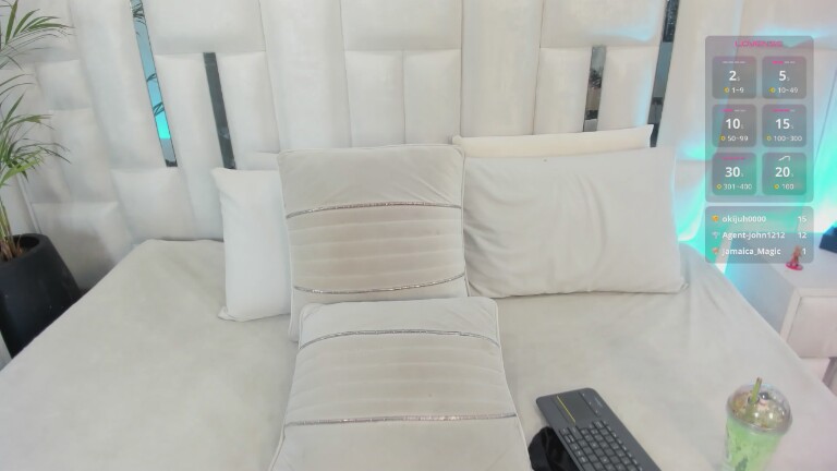 Davis_Emma's Streamate show and profile