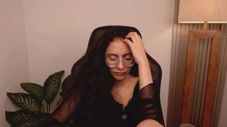 MIAPORTMANN's Streamate show and profile