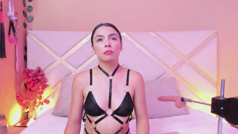 SaraSstonee's Streamate show and profile