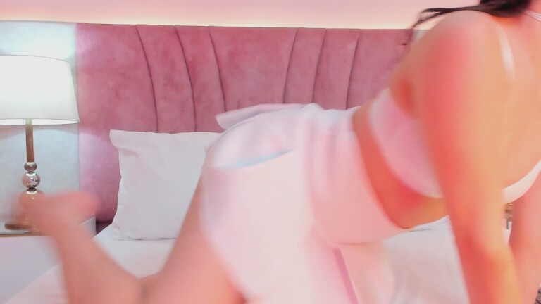 EmmaWeest's Streamate show and profile