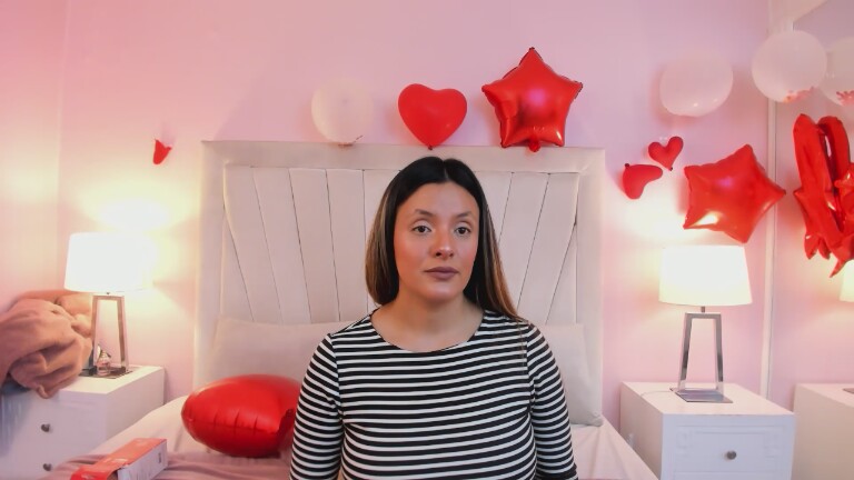 CynthiaMore's Streamate show and profile