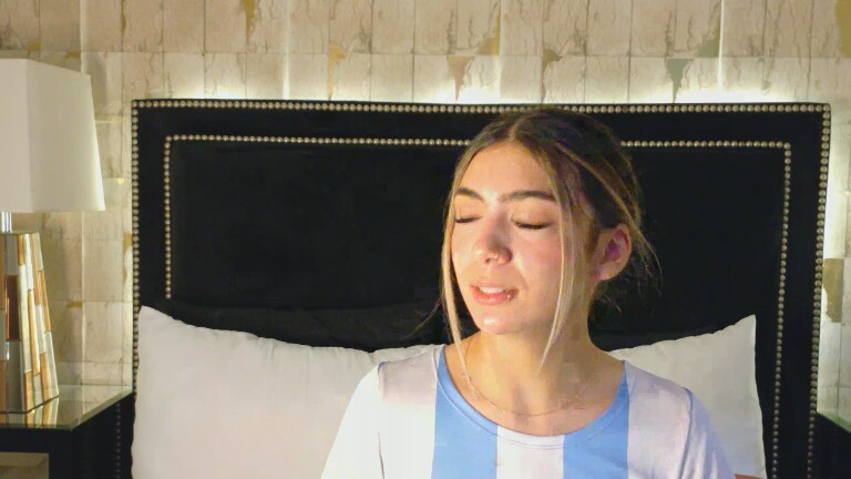 HollyLincon's Streamate show and profile