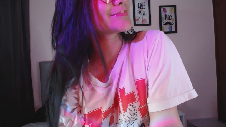 Lola_cam22's Streamate show and profile