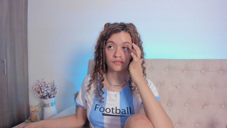 EmiliaJons's Streamate show and profile