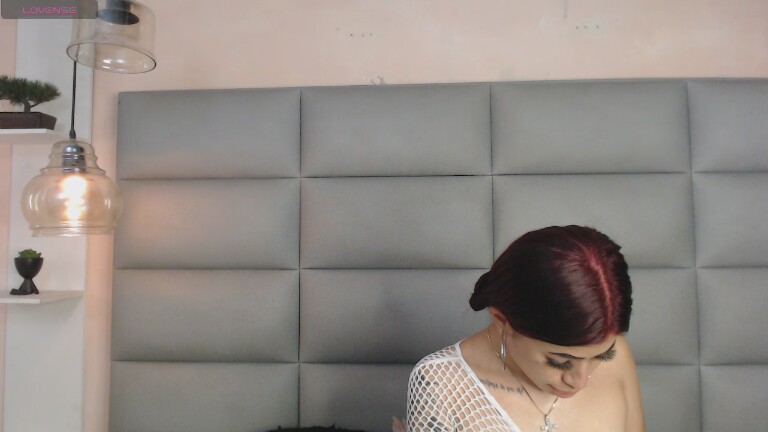 naomish's Streamate show and profile