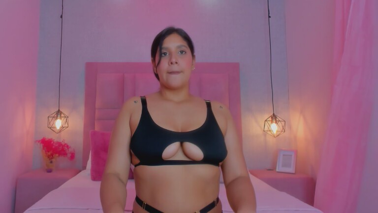 Bellaa_Rosse's Streamate show and profile